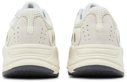 yeezy boost 700 blanche analog