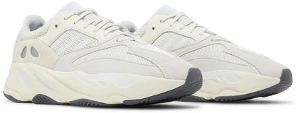 yeezy boost 700 blanche analog